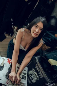 Stunning Gallery of Thai Beauty Namfar Wareekun: A Blend of Elegance and Youthful Charm - image 7
