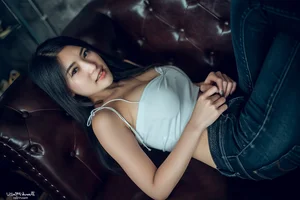 Stunning Gallery of Thai Beauty Namfar Wareekun: A Blend of Elegance and Youthful Charm - image 25