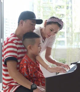 A Lesson in Discipline: Actress's One-Sentence Rebuke to Her Son Goes Viral - image 3