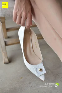Stunning White Legwear Aesthetic with Model Qiu Qiu in IESS SiXiangJia 046 Photography Series - image 75