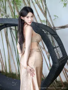 Li Shuang Er's Captivating Poolside Beauty: XiuRen No10618 Collection - image 1