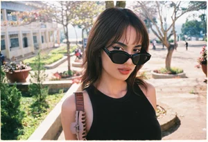 Natural Beauty Exposed: Mixed-Race Influencer Goes Viral After Revealing Her Stunning Bare Face - image 1