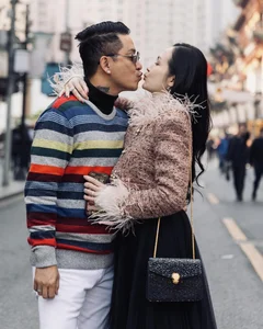 Sao Việt khoe khoảnh khắc đời thường: Tùng Dương tậu xế hộp, Hà Tăng hạnh phúc bên gia đình - image 5