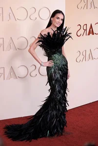 Best Dressed Stars at the 2026 Oscars: Red Carpet Fashion Highlights and Celebrity Style - image 1
