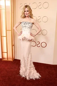 Best Dressed Stars at the 2026 Oscars: Red Carpet Fashion Highlights and Celebrity Style - image 2