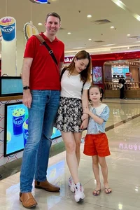 Dam Thu Trang Stuns with Incredible Postpartum Figure Just Three Months After Giving Birth - image 3