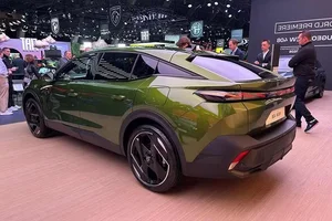 New Peugeot 3008 and 5008 Teased for the Vietnamese Market - image 2