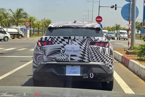 New Peugeot 3008 and 5008 Teased for the Vietnamese Market - image 1