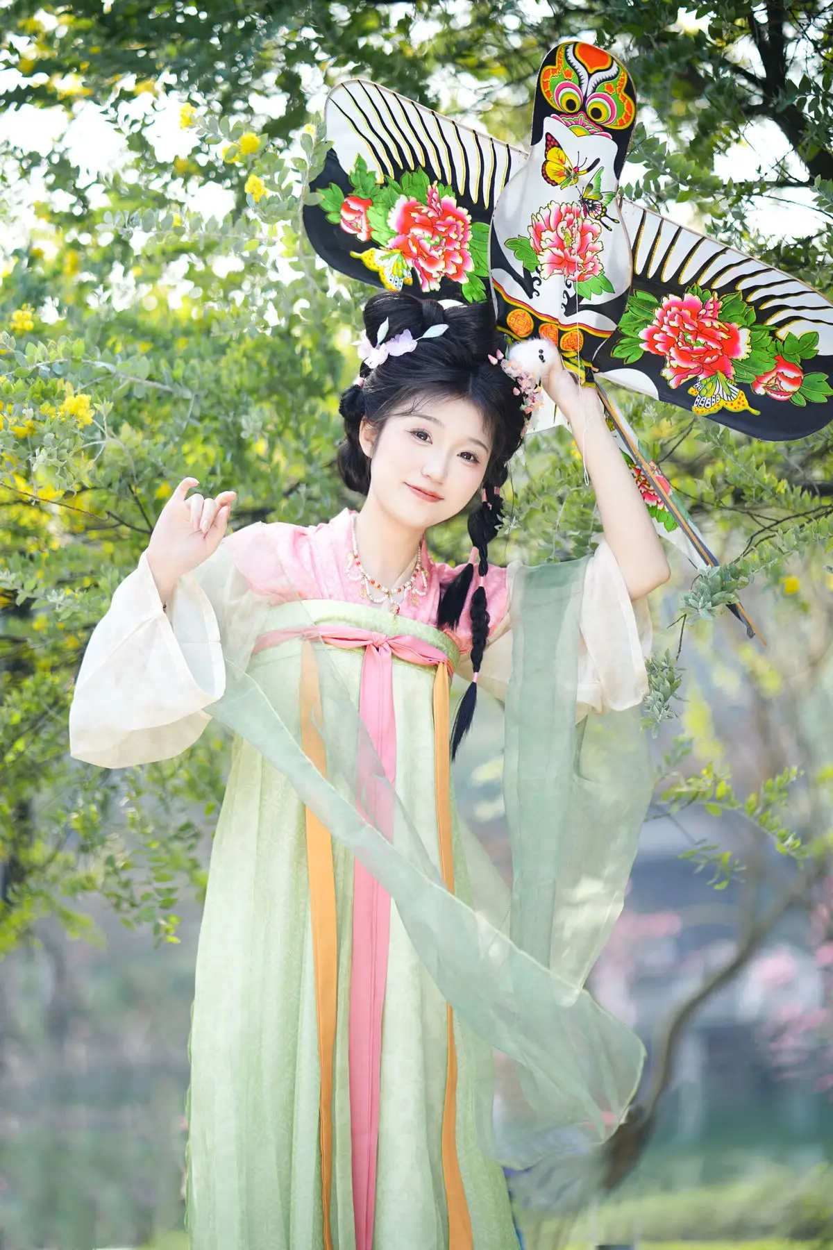 Graceful Hanfu Beauty with Dreamy Butterfly Kite - Zi Yu, YiTuYu Vol.8737
