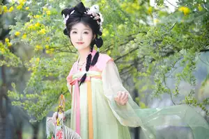 Graceful Hanfu Beauty with Dreamy Butterfly Kite - Zi Yu, YiTuYu Vol.8737 - image 2