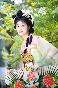 Graceful Hanfu Beauty with Dreamy Butterfly Kite - Zi Yu, YiTuYu Vol.8737 - image 13