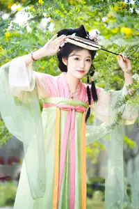 Graceful Hanfu Beauty with Dreamy Butterfly Kite - Zi Yu, YiTuYu Vol.8737 - image 4