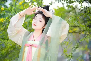 Graceful Hanfu Beauty with Dreamy Butterfly Kite - Zi Yu, YiTuYu Vol.8737 - image 9