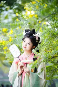 Graceful Hanfu Beauty with Dreamy Butterfly Kite - Zi Yu, YiTuYu Vol.8737 - image 8
