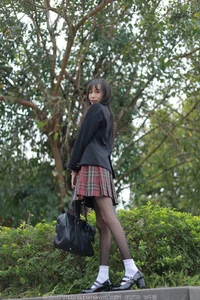 Tuan Tuan: Taste of Spring - A Fresh and Floral IESS Collection - image 10