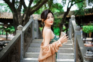 YiTuYu Art Language Vol.10189 Mi Ni Ai Mei Li: 21 Pages of Exquisite Visual Art - image 4