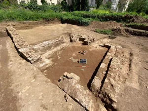 Ancient Tomb and Temple of Hercules Unexpectedly Uncovered in Rome Excavation - image 0