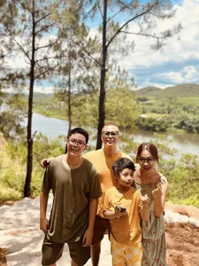 Sao Mai Singer Shares Heartwarming Marriage Secrets and Peaceful Family Life - image 1