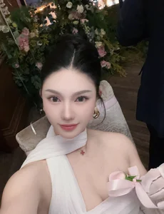 Chinese Fitness Icon Captivates Fans with Stunning Figure and High-Power Motorcycles - image 9