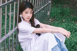 YiTuYu Art Language Vol.7005: Elegant Portrait Series Featuring Gao Leng Xiao Bie Tu - image 3