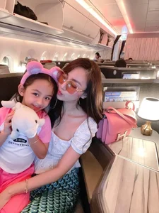 Stylish 7-Year-Old Daughter of Runner-Up Inherits Mother's Great Fashion Genes - image 1
