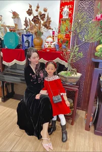 Stylish 7-Year-Old Daughter of Runner-Up Inherits Mother's Great Fashion Genes - image 2