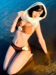 Female Bartender's Stunning Transformation: Irresistible Beauty and Alluring Style - image 4