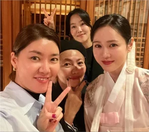 Son Ye Jin Radiates Beauty in Traditional Hanbok: Hyun Bin’s Special Reaction Captivates Fans - image 3