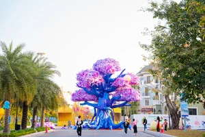 Exploring the Giant Lantern Festival at Vinhomes Ocean Park 2 - image 14
