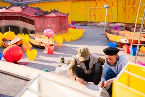 Exploring the Giant Lantern Festival at Vinhomes Ocean Park 2 - image 5
