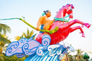 Exploring the Giant Lantern Festival at Vinhomes Ocean Park 2 - image 6