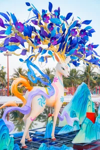 Exploring the Giant Lantern Festival at Vinhomes Ocean Park 2 - image 11