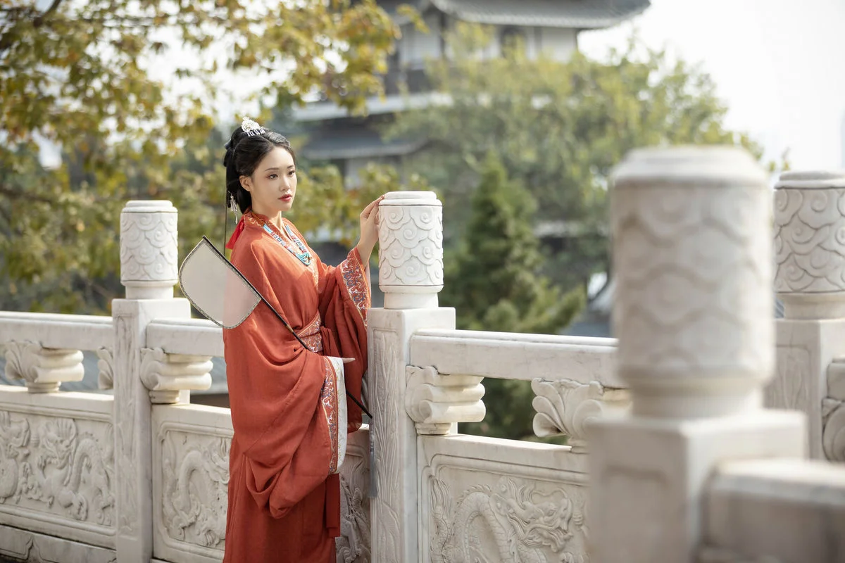 YiTuYu Art Language Vol.6844: Elegant Visual Story Featuring Model Yun Zhi
