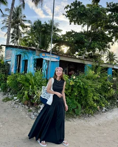 Ageless Elegance: How Yen Trang Redefines Travel Fashion and Youthful Style at 42 - image 0