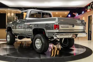 See the Chevrolet Silverado 1987: The classic pickup truck collectors dream of - image 2