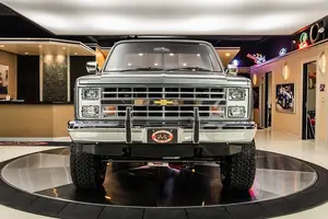 See the Chevrolet Silverado 1987: The classic pickup truck collectors dream of - image 0