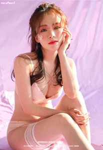 Elegant Lingerie Photoshoot Featuring Korean Model Haneul - image 7