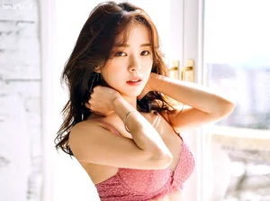 Elegant Lingerie Photoshoot Featuring Korean Model Haneul - image 18