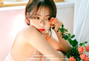 Elegant Lingerie Photoshoot Featuring Korean Model Haneul - image 37