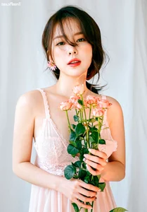 Elegant Lingerie Photoshoot Featuring Korean Model Haneul - image 8