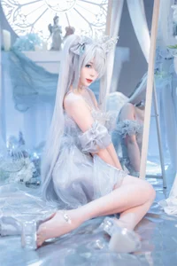 Stunning Nikke Goddess of Victory Cinderella Crystal Princess Cosplay by Xuan Xiao Xue Jie – Intricate Anime Gaming Costume Photography Collection - image 3