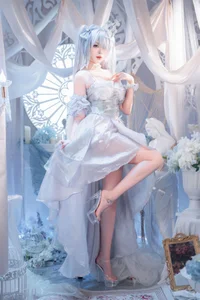 Stunning Nikke Goddess of Victory Cinderella Crystal Princess Cosplay by Xuan Xiao Xue Jie – Intricate Anime Gaming Costume Photography Collection - image 8