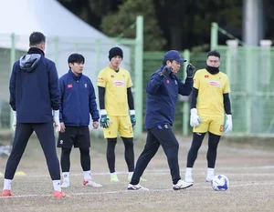 Korean Football Legend Joins Vietnam National Team Coaching Staff - image 5