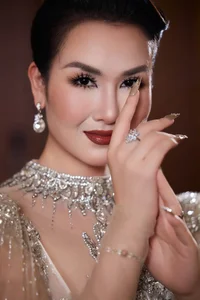 Vietnamese Showbiz Highlights: Ngoc Trinh Closes Restaurant and Chi Trung’s Playful Appeal - image 10