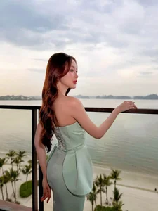 Vietnamese Showbiz Highlights: Ngoc Trinh Closes Restaurant and Chi Trung’s Playful Appeal - image 7