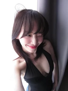 Vietnamese Showbiz Highlights: Ngoc Trinh Closes Restaurant and Chi Trung’s Playful Appeal - image 0