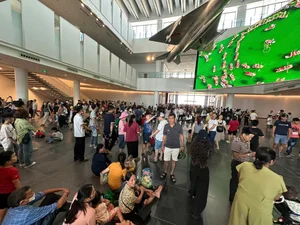 Record Visitors at the New Vietnam Military History Museum in Hanoi - image 2