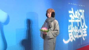 Hilarious Red Carpet Cosplay Moments That Went Viral and Won the Internet - image 7