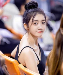 Korean Cheerleader Goddess Steals Hearts with Her Stunning Physique - image 8