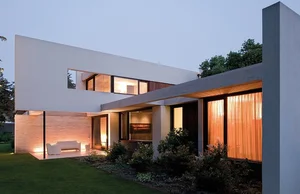 Architectural Marvel: A Unique Villa Surrounded by Lush Greenery and Panoramic Views - image 5